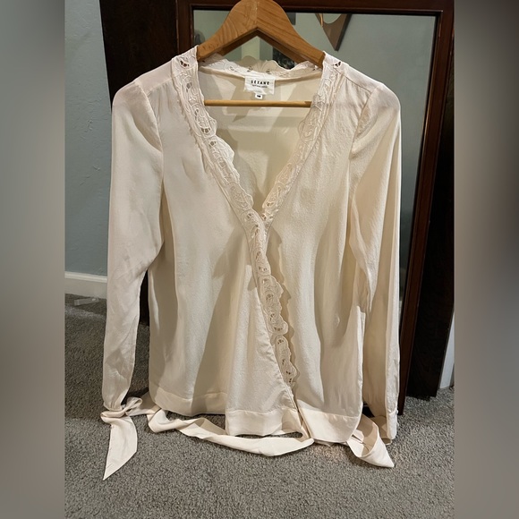 100% silk Sezane wrap-tie blouse. Size 38. - Picture 5 of 7